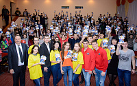 54 000 детей получили подарки от «Донбасса» в честь дня Святого Николая