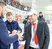 Игорь Кугут: «Каждую игру есть желание выйти на лёд и помочь команде как игрок»