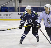 «Ледяные Волки» в серии буллитов обыгрывают МХК «Динамо»