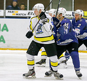 Херсонский «Днепр» повёл в четвертьфинальной серии плей-офф против «Ледяных Волков»